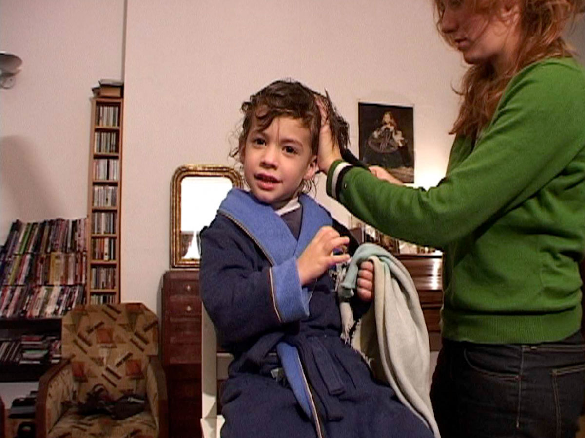 © Les cheveux coupés (Emmanuel Marre, 2009)